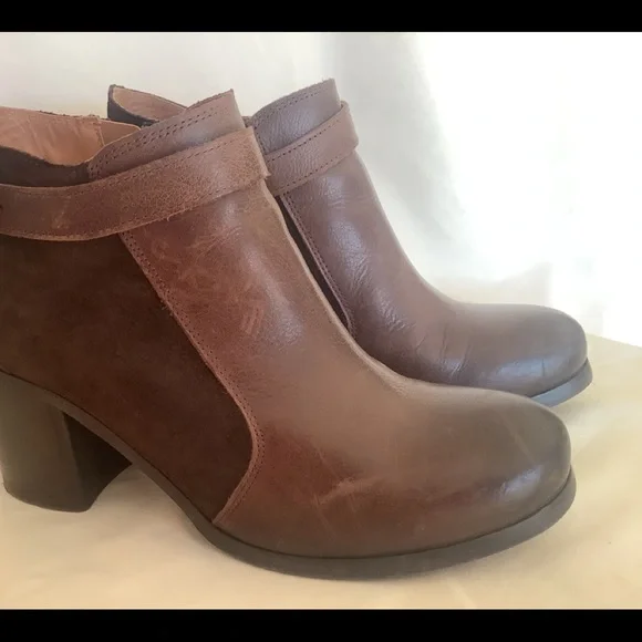 Levi’s Calimesa ankle boots; size 9 - Picture 3 of 8